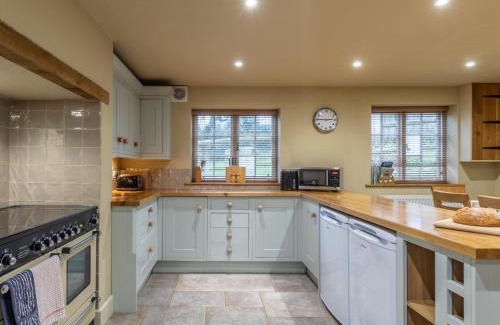 Axminster House | 3 bed property in Axminster BLOCO