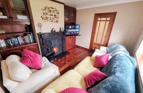 Bunnahowen House | 3 Bed Renovated Cottage Carramore Lake, Belmullet