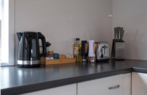 Pakuranga Heights House | 3 Bed Room downstairs house with Private entrance