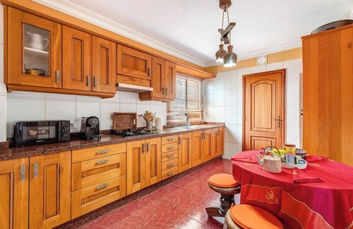 Radazul Apartment | 3 Bed-room & wifi-Radazul -Sea View and balcony