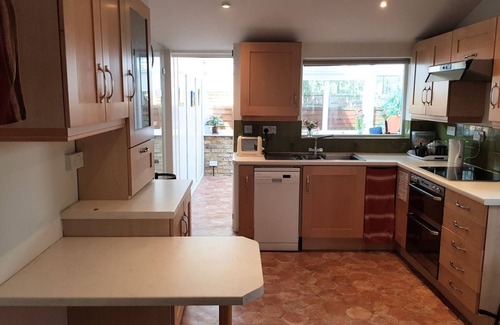 Mortlake House | 3 bed terrace house half a mile from Kew Gardens Station