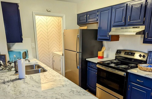 Shreveport House | 3 Bed Townhouse with King Bed Mins from Downtown