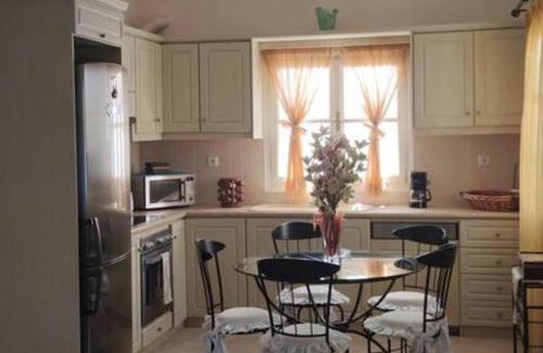 Massouri House | 3 Bed Villa - Sleeps 6 - Terrace - Sea View