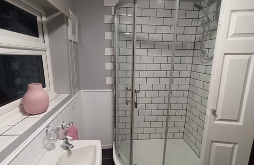 Oadby House | 3 Bed Village House w/ Workspace