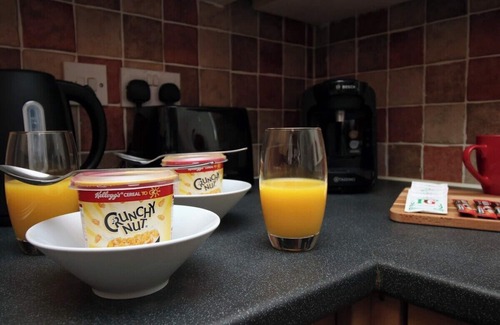 Newport House | 3 Bed with Free Parking - Merriotts 1 by Tŷ SA