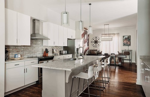 East Hill House | 3 Bed with Rooftop, Firepit, Game Room, and Garage, Perfect for Groups with Ping