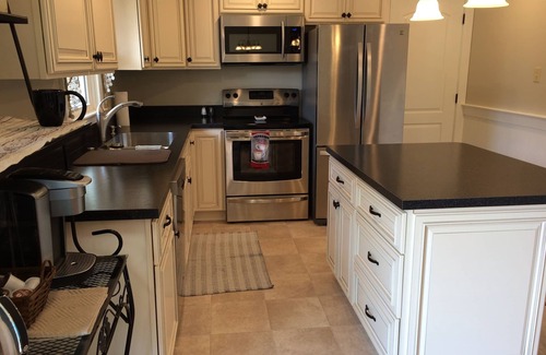 Leola House | 3 Bedroom cozy ranch home in a quiet,safe neighborhood