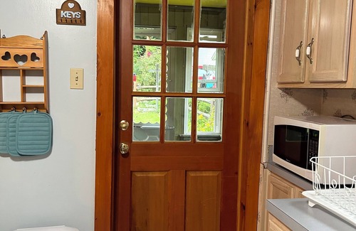Lake Winola House | 3 Bedroom 1.5 bath Lake Front Cottage at beautiful Lake Winola