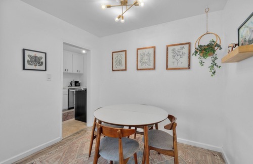 Hawthorne House | 3 Bedroom 1 Bath Mural Oasis in El Camino Village- Lawndale CA