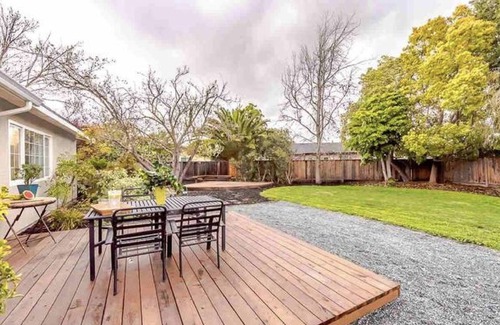 Fremont House | 3-bedroom 15 mins-Facebook,11 mins-BART,huge yard!