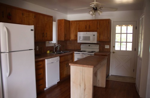 Surf City House | 3-bedroom, 2 1/2 Bath, A/C, Sleeps Up to 8 (10 houses from beach!)
