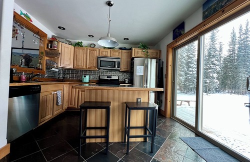 Deltana House | 3-bedroom 2 1/2 Bath house Delta Junction close to Clearwater Campground