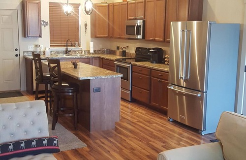 Bozeman Condo | 3 BEDROOM, 2.5 BATH, GARAGE, AC, W/D, WiFi