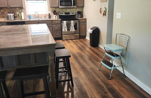 Drasco House | 3-bedroom 2.5 bath lake house in wonderful Drasco with AC, WiFi. Enjoy your stay