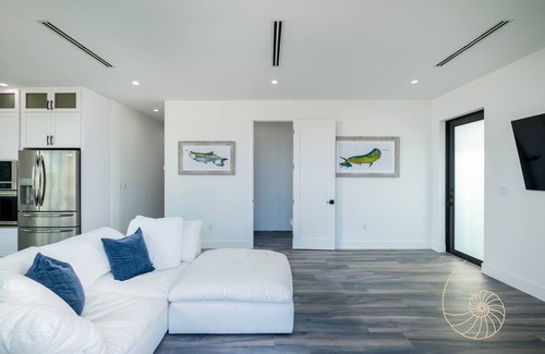 Long Key House | 3 Bedroom/2.5 Bathroom Layton Home with Pool & Dockage