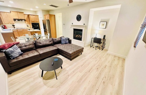 Reno House | 3-bedroom/2.5bath/5TVs/Sleeps 11