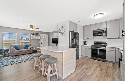 Laguna Beach Estates House | 3 Bedroom 2 Bath Beach House