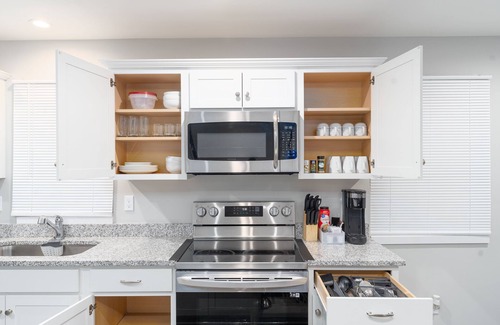 Farmington Hills House | 3 Bedroom 2 Bath House in Farmington Hills