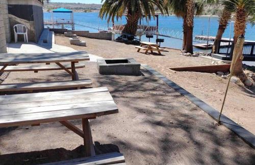 Bullhead City Apartment | 3 bedroom, 2 bath 1 min walk to the beach