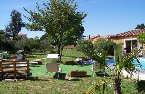 Ventabren House | 3-bedroom, 2-bath air-conditioned villa with pool on enclosed grounds.