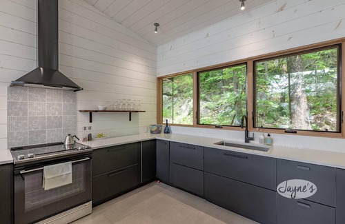 Lake of Bays Cottage | 3 bedroom 2 bath cottage on Lake of Bays