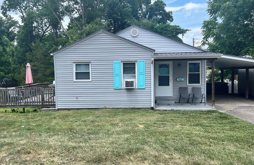 Ashland House | 3 bedroom 2 bath dog friendly home