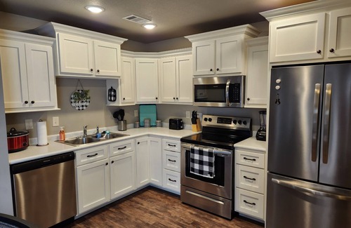 Lake City House | 3 bedroom, 2 bath + garage Cottonwood Corner