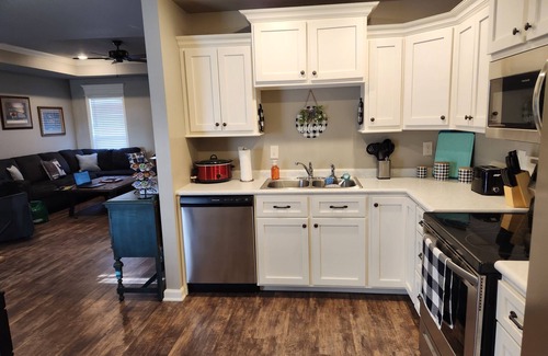 Lake City House | 3 bedroom, 2 bath + garage Cottonwood Corner