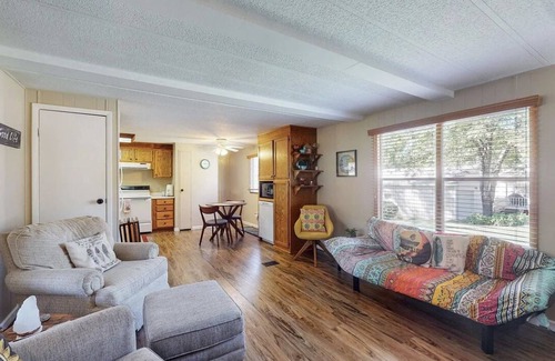 Murray House | 3-bedroom 2 bath home located steps fromna marina on Kentucky lake!