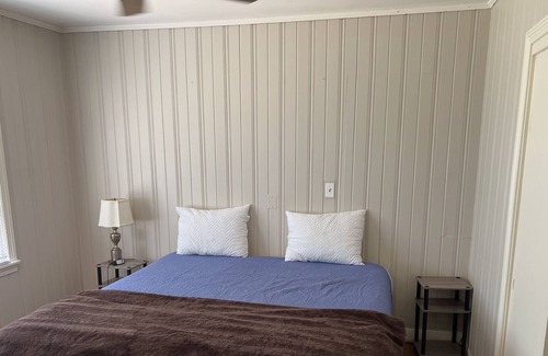 Crestline Heights House | 3 bedroom 2 bath house in Crestline Gardens