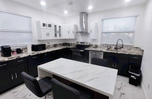 Bolaman Belediyesi House | 3-bedroom 2-bath house in beautiful St. Petersburg nr Parks
