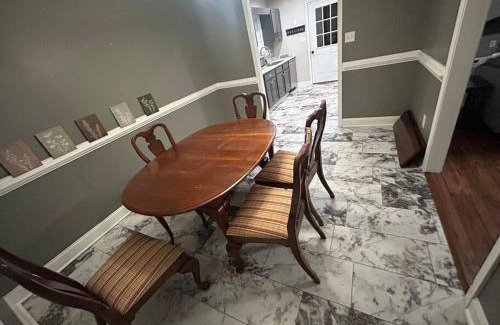 Mount Berry House | 3 bedroom, 2 bath house near tennis center