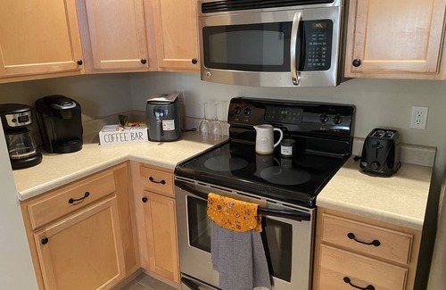 Columbia House | 3 Bedroom 2 bath house in quiet neighborhood. Close to MIZZOU stadium.