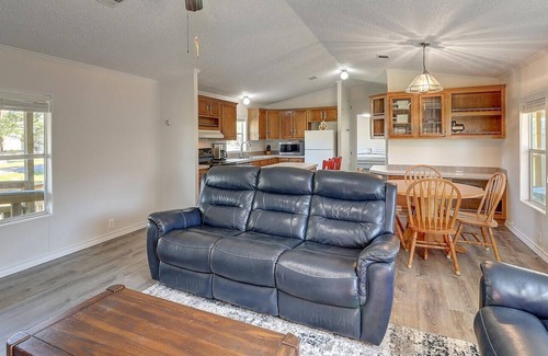 Rockport House | 3 bedroom, 2 bath hunting and fishing retreat in Holiday Beach!
