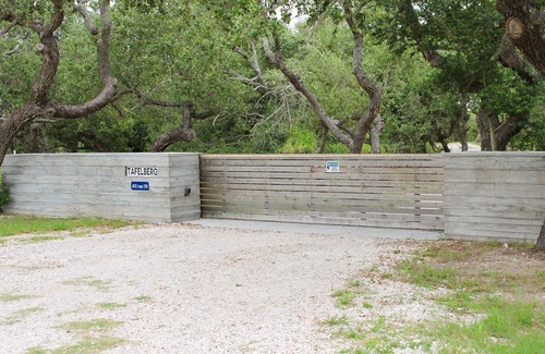 Rockport House | 3 bedroom 2 bath nestled in the oak trees right on Copano Bay! Private Pier!