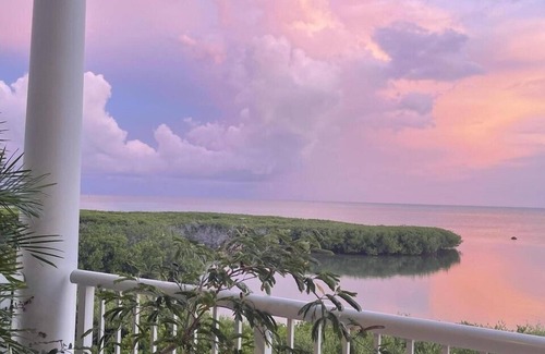 Key West Condo | 3 bedroom 2 bath Ocean front condo on marina with opt boat slip.