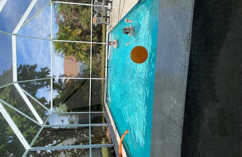 Plant City House | 3 bedroom 2 bath Ranch with pool