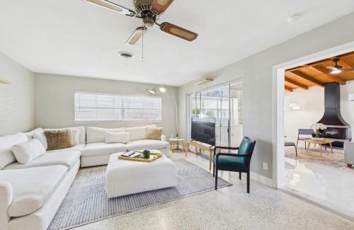 Surfside Estates House | 3 Bedroom 2 Bath Beachside House With Hot Tub!
