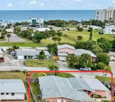 Surfside Estates House | 3 Bedroom 2 Bath Beachside House With Hot Tub!
