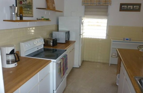 Ocean Park Apartment | 3 Bedroom, 2 Bath with large balcony near beach and Park