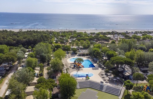 Lido Adriano House | 3 bedroom, 2 bathroom mobile home with veranda, terrace, in Punta Marina camping