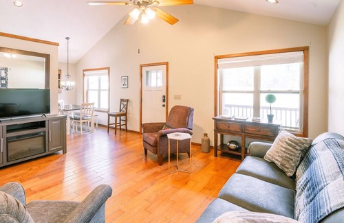 Heber Springs House | 3 Bedroom 2 Bathroom Home Near Lindsey's Resort w/ Private Boat Slip