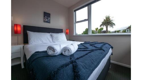 Pakuranga Heights House | 3-bedroom 2-bathroom Bright & Sunny Family home