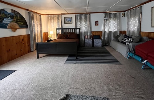 Stone Mills Cottage | 3 bedroom 2 bathroom Lakefront Farmhouse Cottage on White Lake