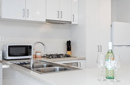 Munster House | 3-Bedroom, 2-Bathroom Family Home in Lake Coogee