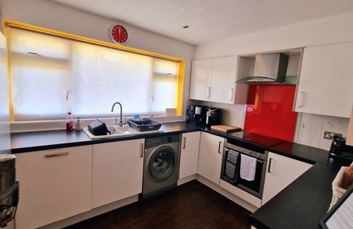 Woodingdean House | 3 bedroom, 2 bathroom Brighton house, stunning views and free parking