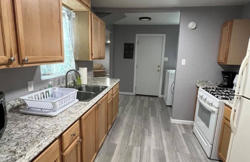 Clayton House | 3-bedroom, 2- Bathroom house in marvelous Clayton, NM with AC, WiFi!