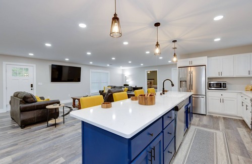 Vienna House | 3 bedroom 2 bathroom home on 14 acres in a peaceful, relaxing setting.nnn