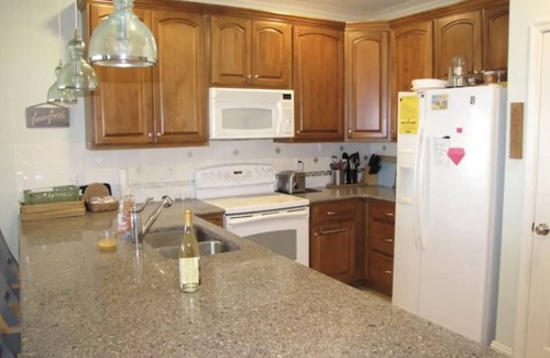 Lewes Condo | 3 Bedroom, 2 Bathroom Lewes Condo with Pool: Walking distance to Nassau Vineyard