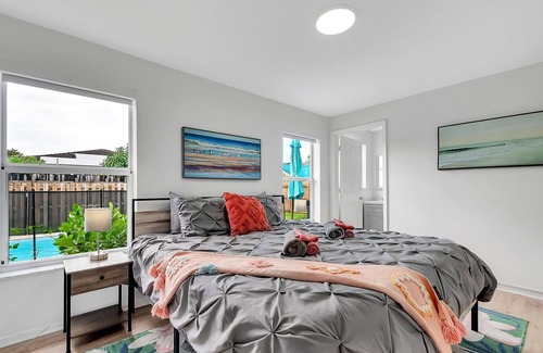Princeton House | 3 Bedroom 2 Bathroom with a BRAND NEW POOL W/ a huge backyard & BBQ next to Keys
